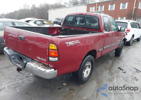 2000 Toyota Tundra Sr5 V8 z USA, uszkodzony, nr VIN 5TBBT4416YS079492